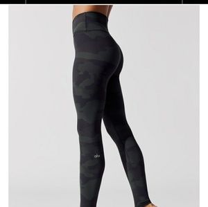 ALO Yoga Camo Leggings